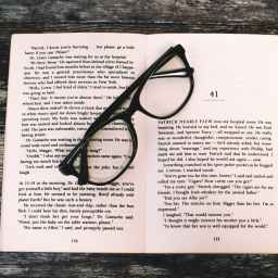 Madame lit la citation marquante de son décembre 2022